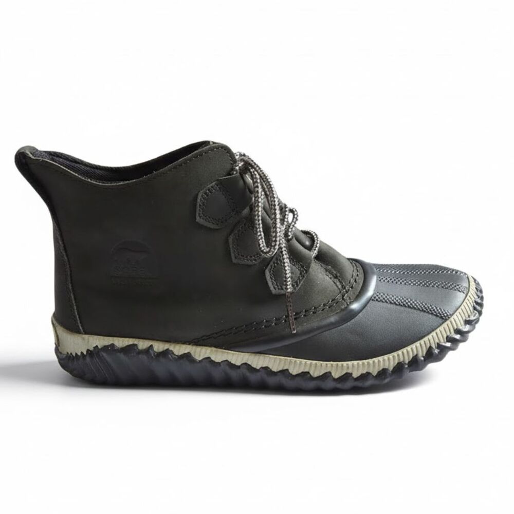 Sorel Black and Olive Winter Boots